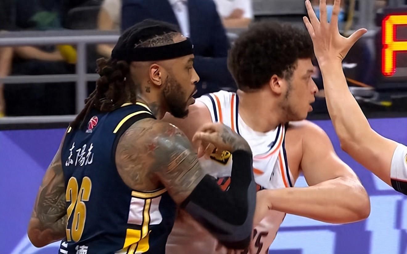 NBA-突发！粤沪大战，卢伟宣布超级外援轮休，球迷：或是烟雾弹？