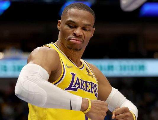 NBA-唐斯公开表示韦少刷数据 追梦路见不平阴阳反讽